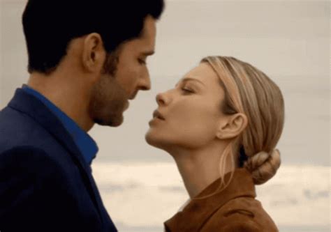 sexy kiss gif download